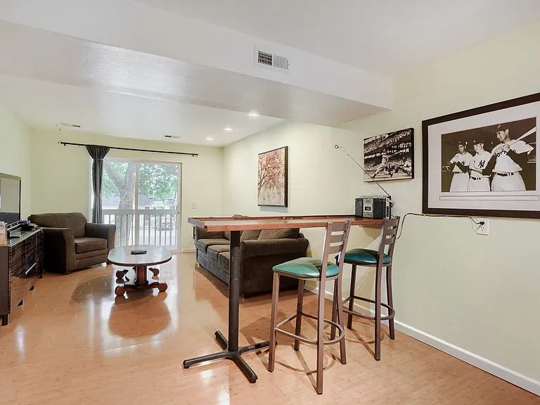 1611 Garfield Ave #12 — Photo 4