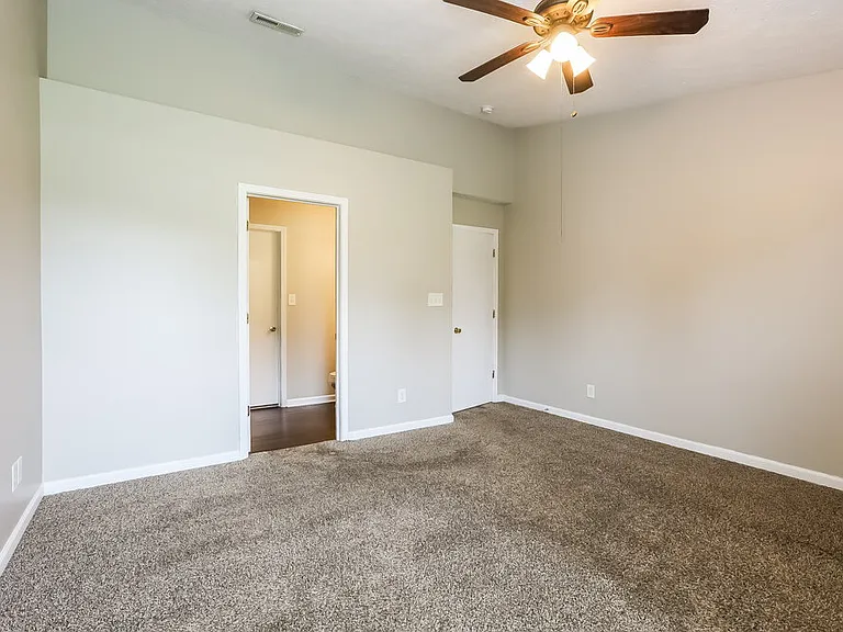 1083 Pine Ridge Way — Photo 7