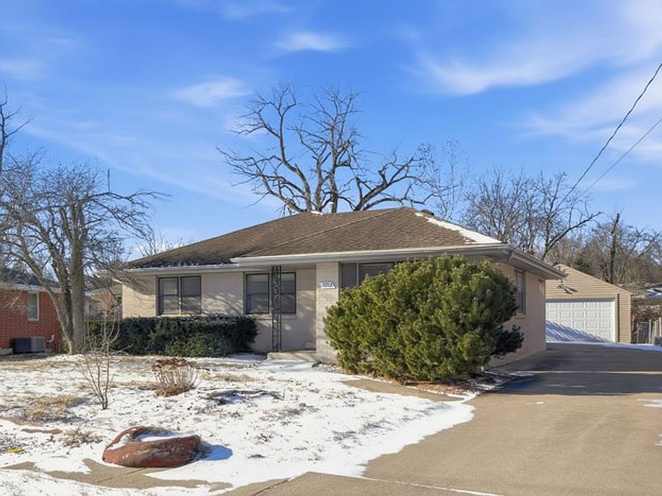 1st image of 3212 Ashwood Dr