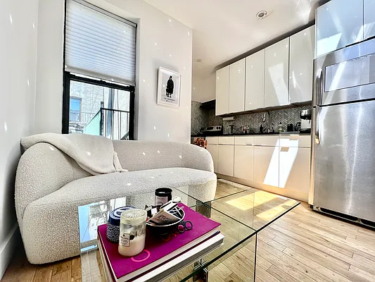Rented by Nolita Group | media 11
