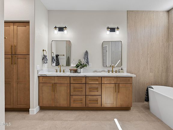3rd image of 10214 E NACOMA Drive
