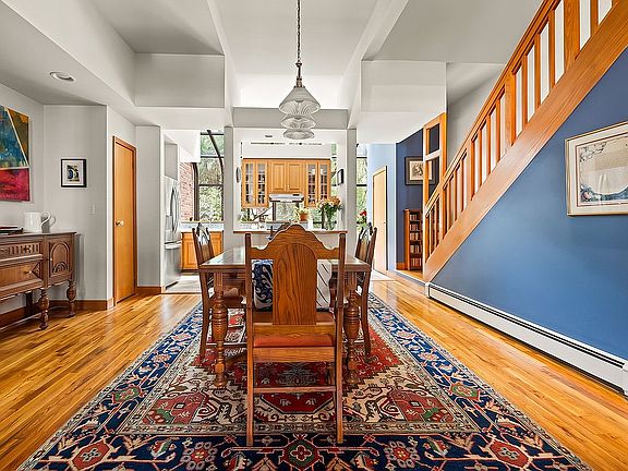 5th image of 141 Saint Felix St