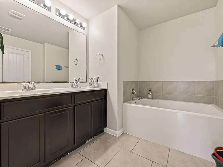 18306 Pelham Hollow Trl — Photo 33