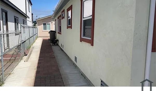 2 bed, 680 sqft, $2,600 — Photo 1
