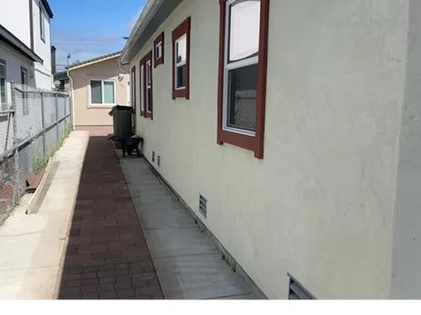 1079 70th Ave #1, Oakland, CA 94621