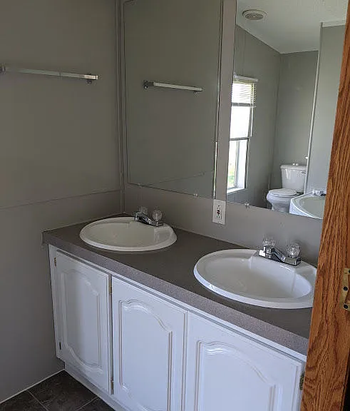Avon Lakes Estates — Photo 36