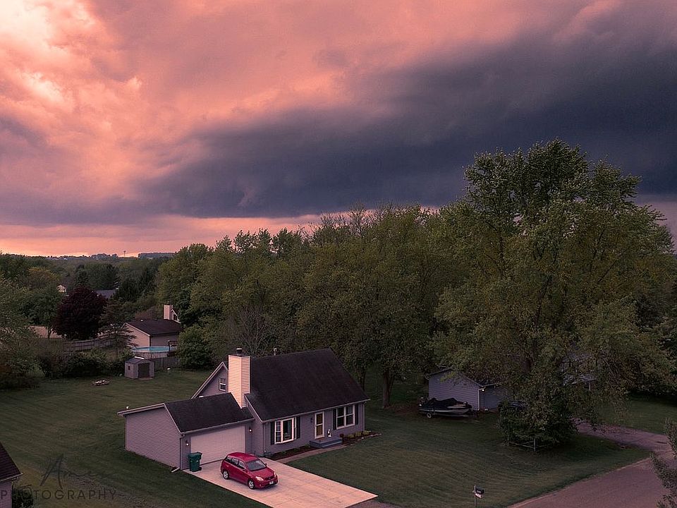 2nd image of 4855 Rollingsford Ln