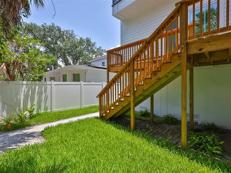 2816 Corrine St #2 — Photo 44