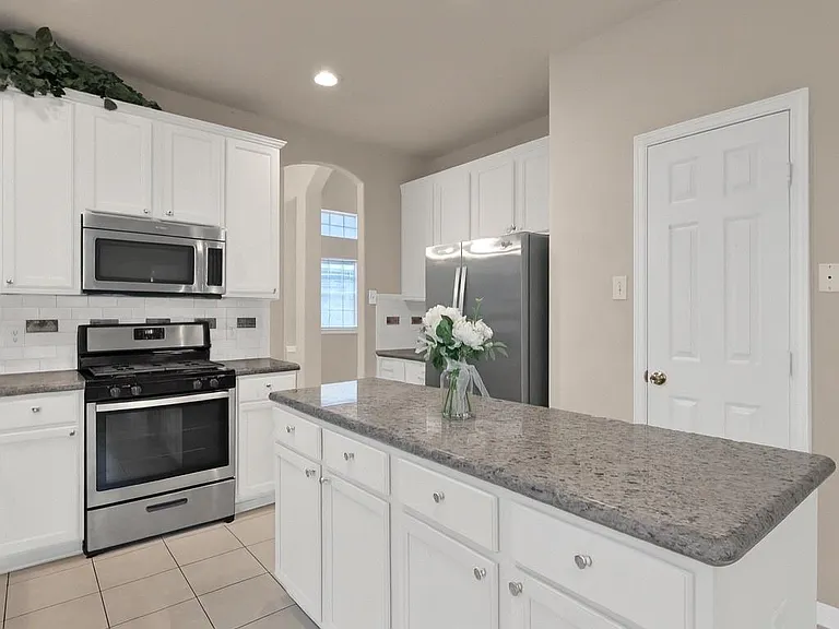 30 Hidden Meadow Dr — Photo 6