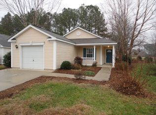 103 Homestead Park Dr, Apex, NC 27502