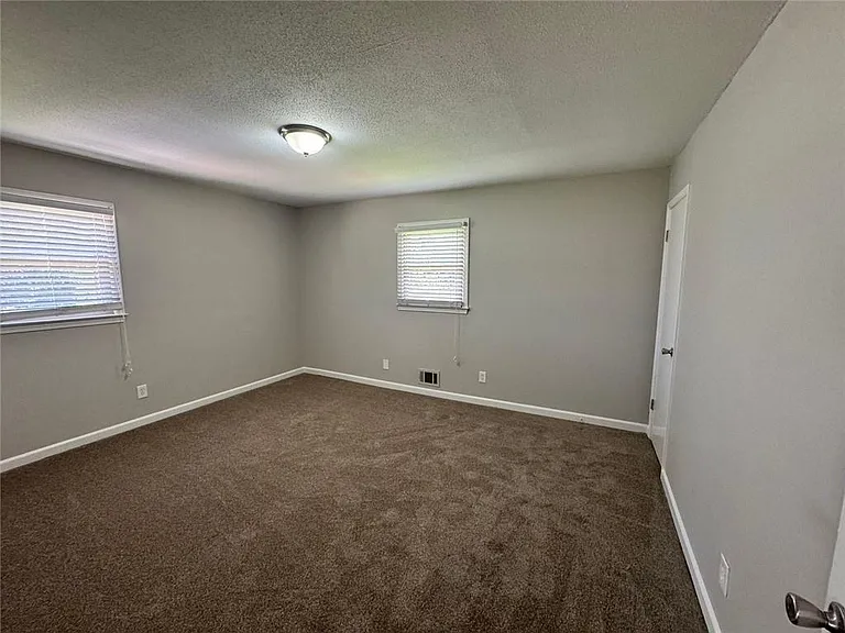 803 Santa Fe Trl — Photo 20