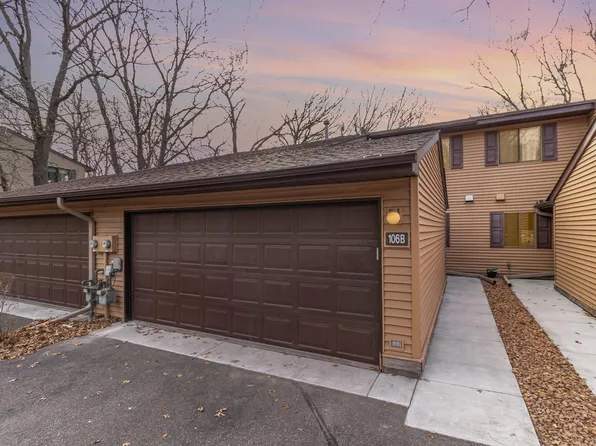106 South Dr #B, Circle Pines, MN 55014
