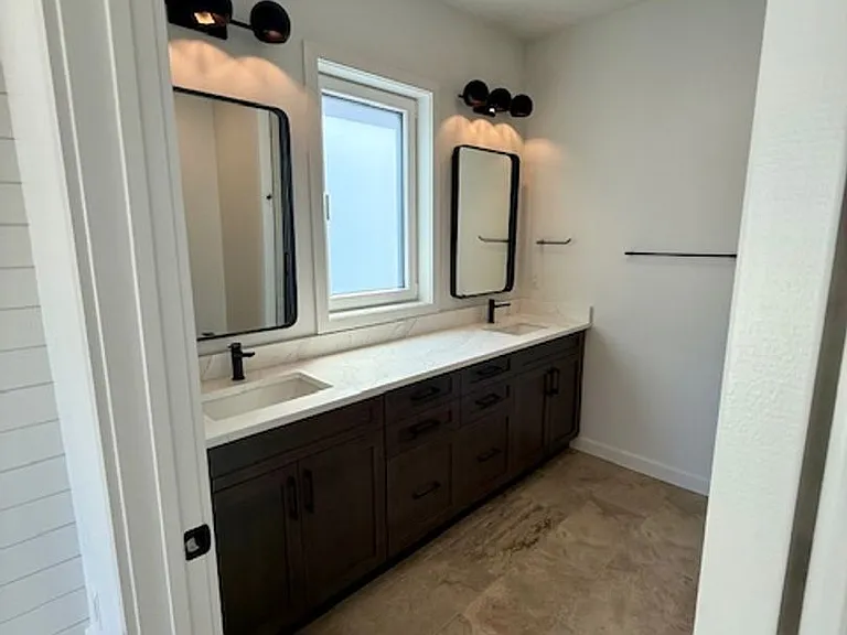 2957 S 27th Ave — Photo 38