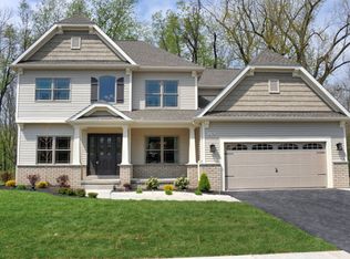 16 Avalon Meadows Ln, East Amherst, NY 14051