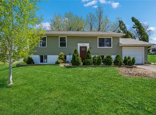 3219 Stratford Ln SW, Cedar Rapids, IA 52404