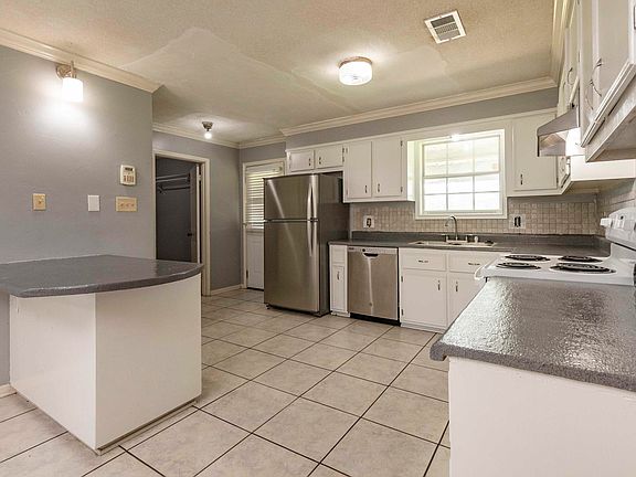 4th image of 106 Equine Cir
