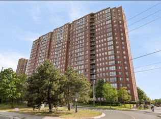 330 McCowan Rd #311, Toronto, ON M1J3N3