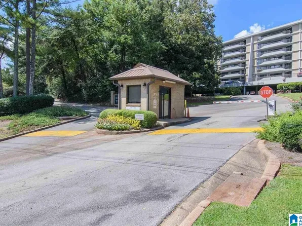 1100 Beacon Pkwy E #V-203, Birmingham, AL 35209