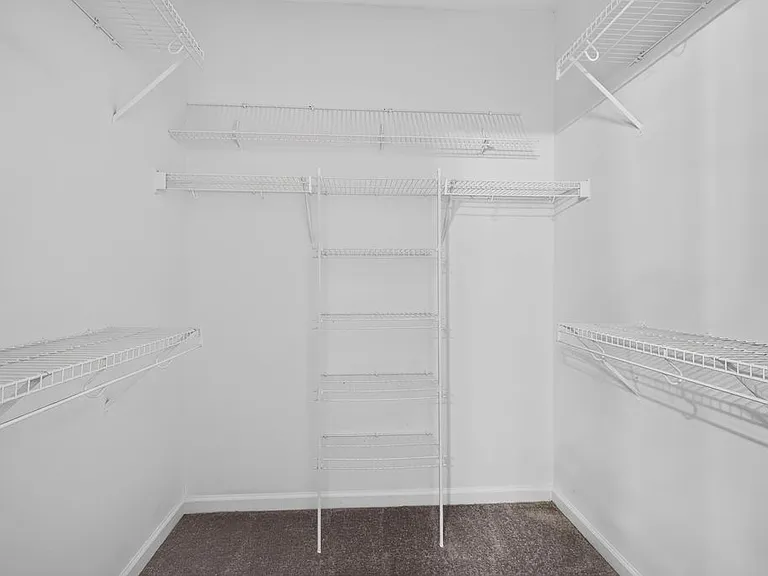 160 Hutson Ln — Photo 17