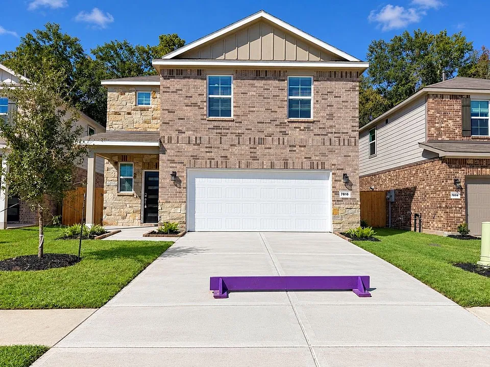 7810 Bergamot Cir