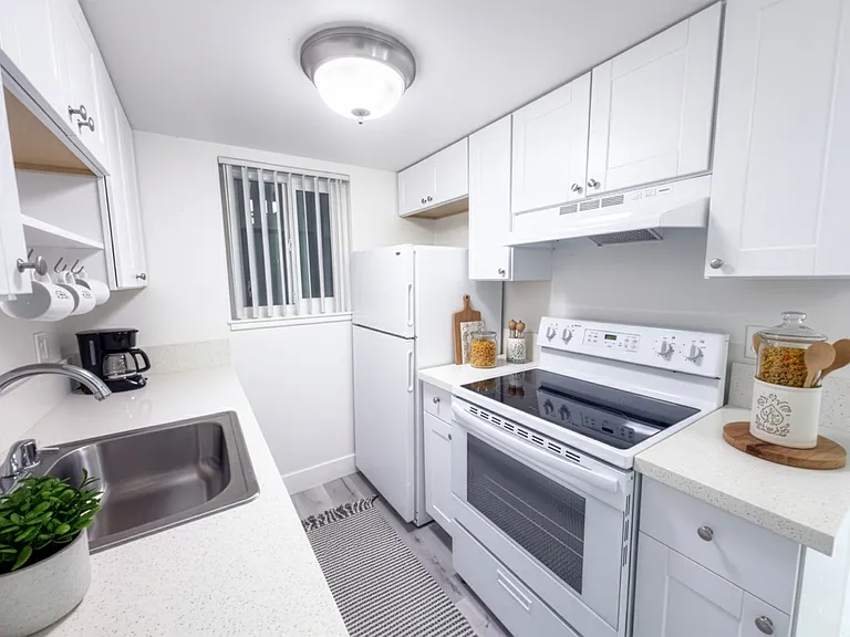 The Palms Apartments — Photo 8