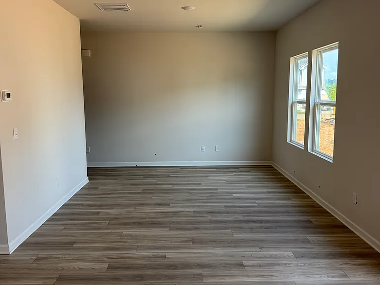577 Merit Ct — Photo 9