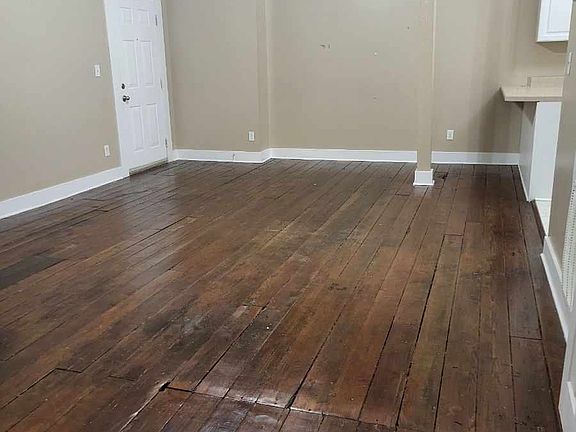 2nd image of 2310 Front St APT 5