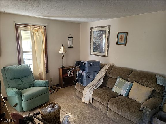 3rd image of 1639 Warrick Pl NE