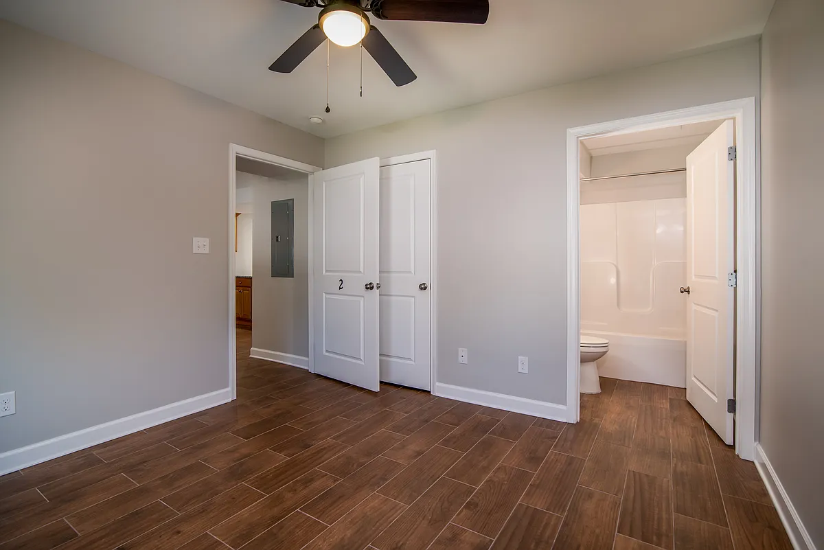 Building Photo - 103 Williams St #3
