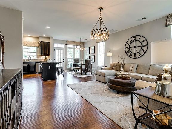 3rd image of 3916 Grove Point Dr #B-a