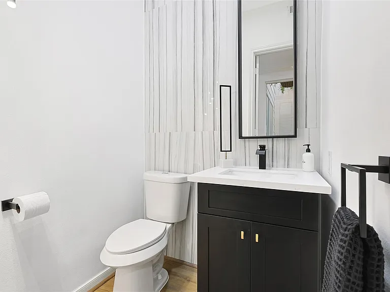 526 Colquitt St — Photo 12