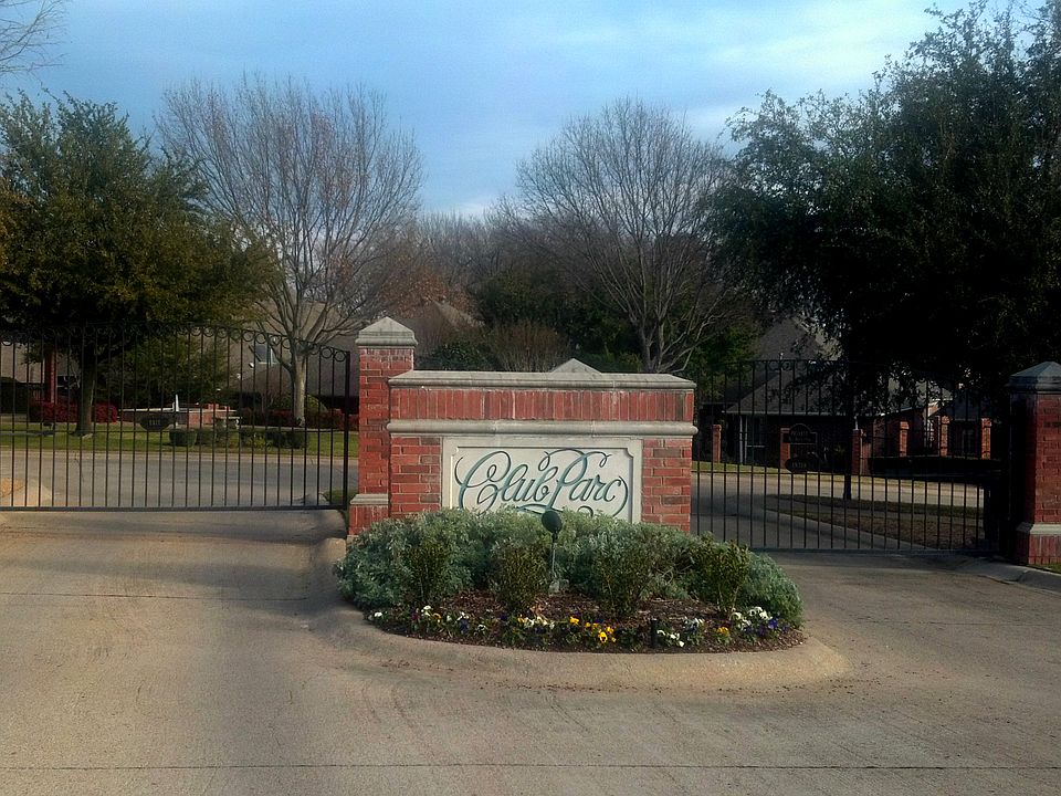 1st image of 736 Village Green Dr