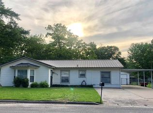 305 N Parker Ln, Carthage, TX 75633