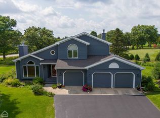 3905 Spy Glass Ridge Rd, Crystal Lake, IL 60012