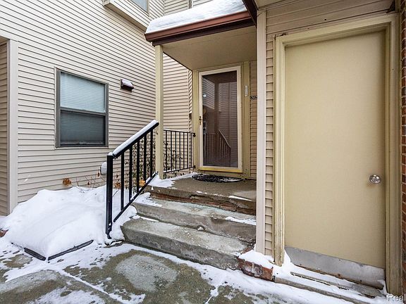 2nd image of 6580 Ridgefield Cir APT 202