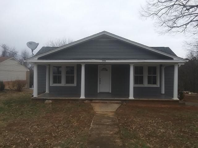 1st image of 1556 Oakwood St
