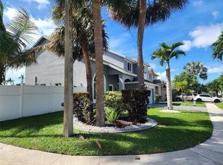 9700 SW 16th Ct, Pembroke Pines, FL 33025