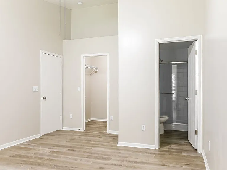 6693 Laburnum Dr — Photo 10