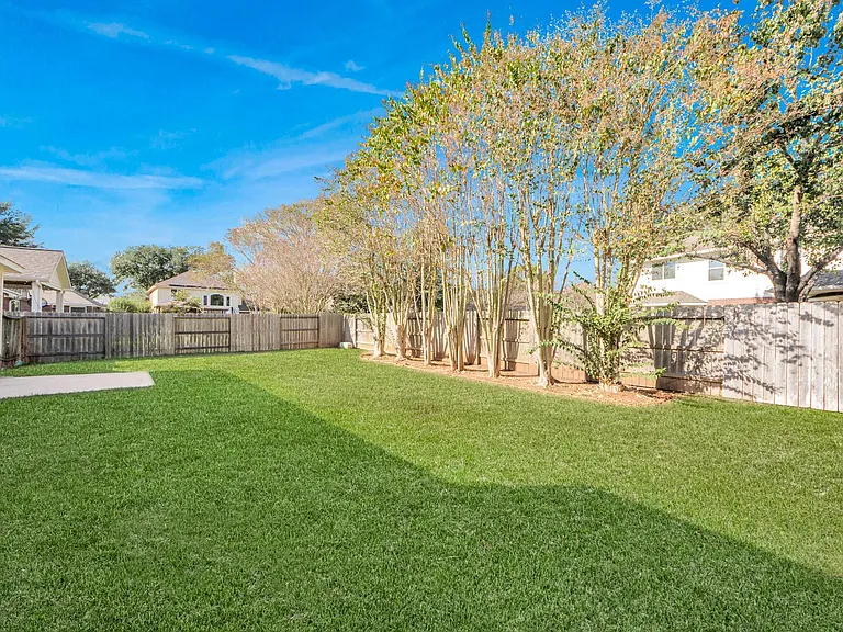 1819 Misty Falls Ln — Photo 25