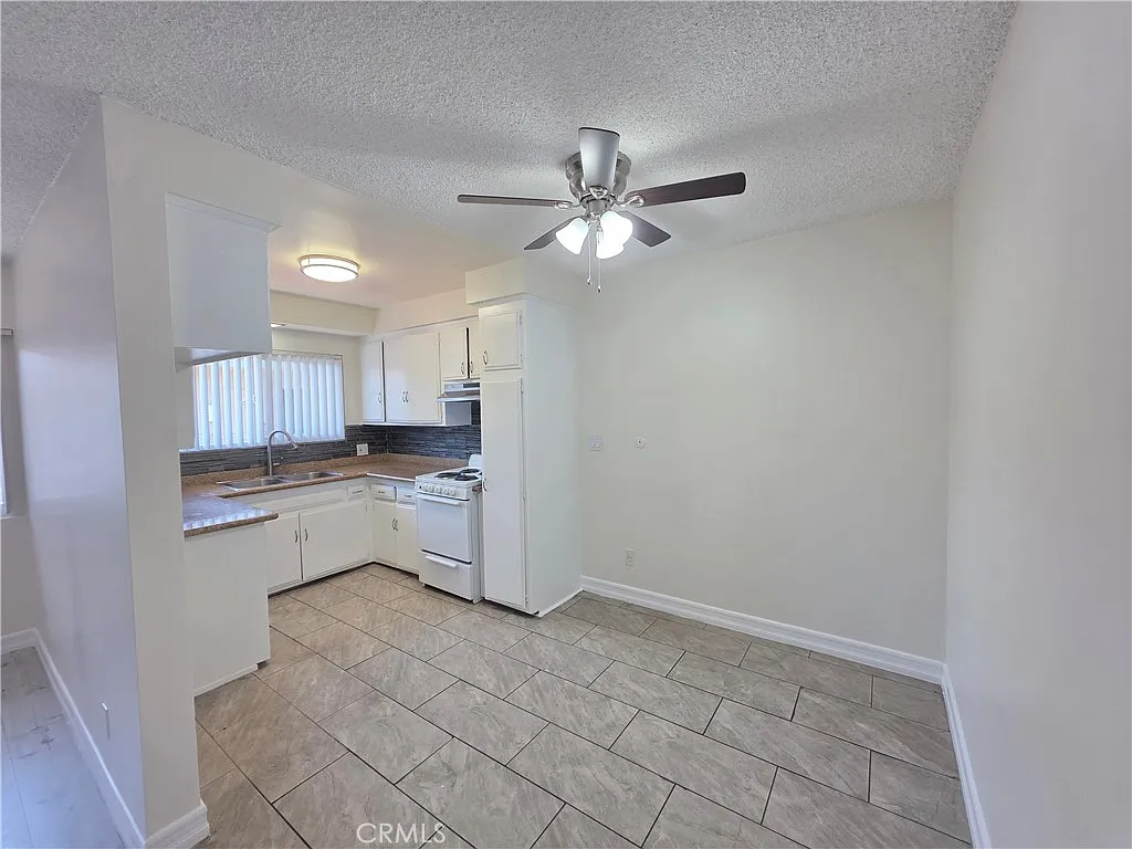 2 bed, 850 sqft, $2,395 — Photo 3