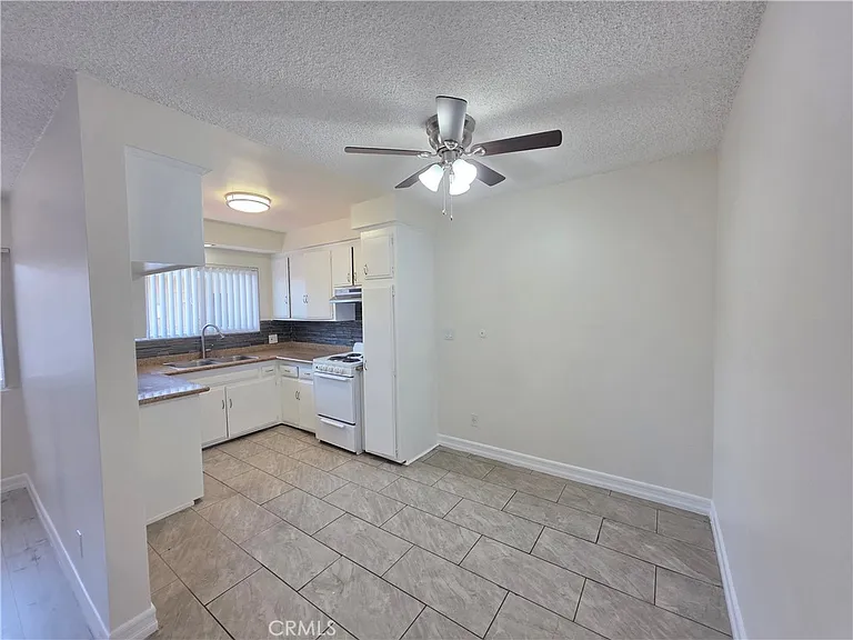 15436 Vanowen St #9 — Photo 3