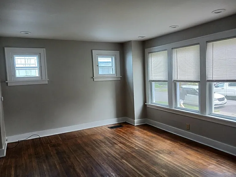 59 Parkwood Ave #1 — Photo 4
