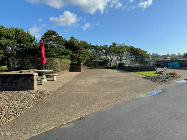 6225 N Coast Hwy Lot 44, Newport, OR 97365