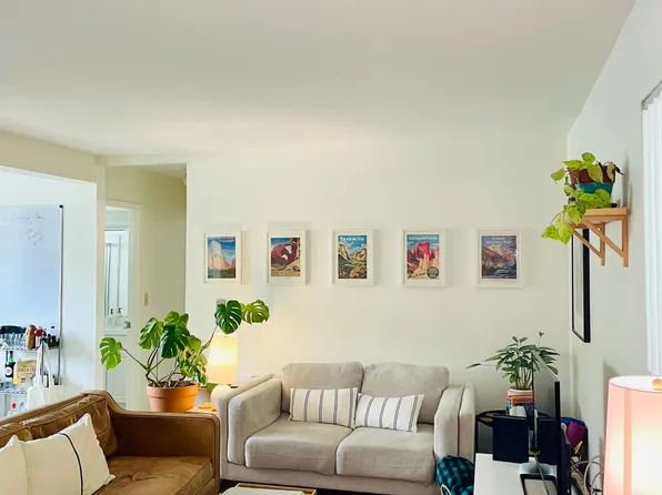 1062 Chalcedony St, San Diego, CA 92109