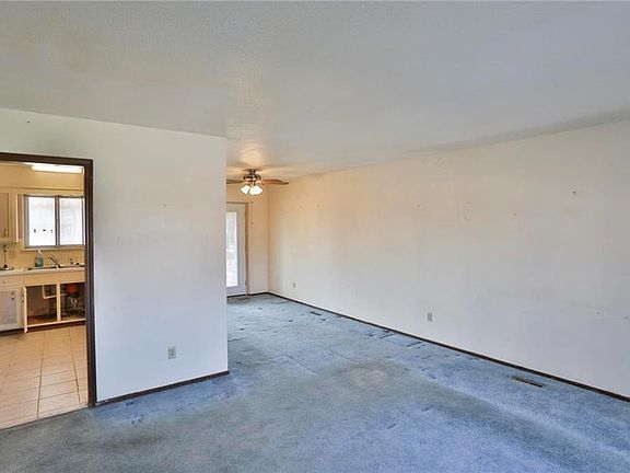 4th image of 16917 York Ave