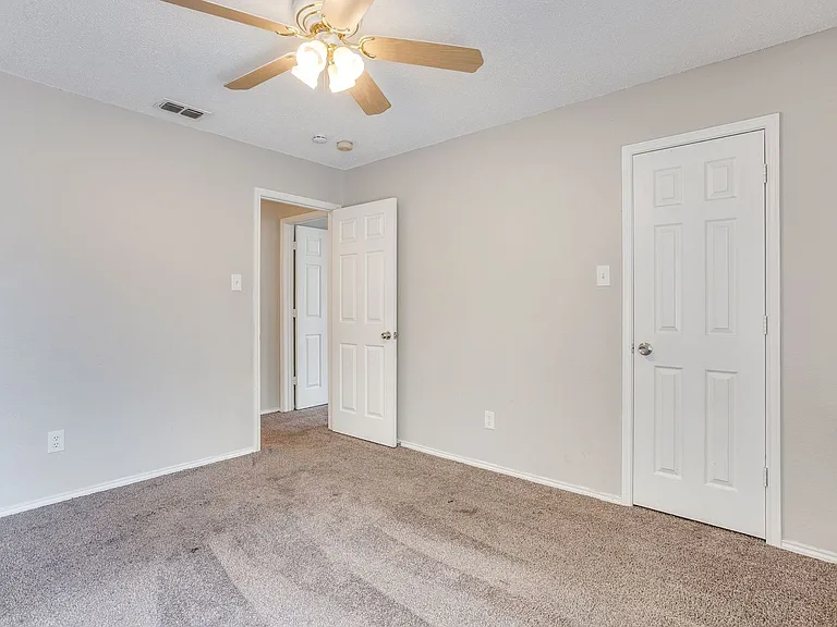 2701 Clovermeadow Dr — Photo 38