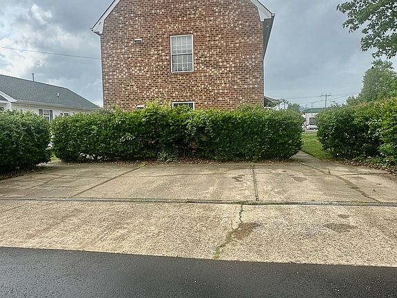 2nd image of 1606 Parks Ave
