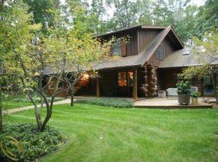 27911 Woodstream Dr, South Lyon, MI