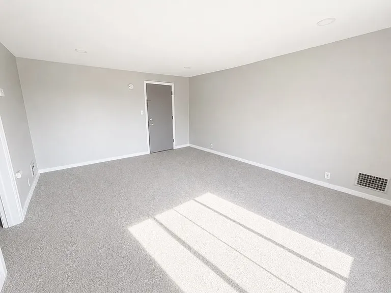 12 Knowlton Ave #224493 — Photo 2