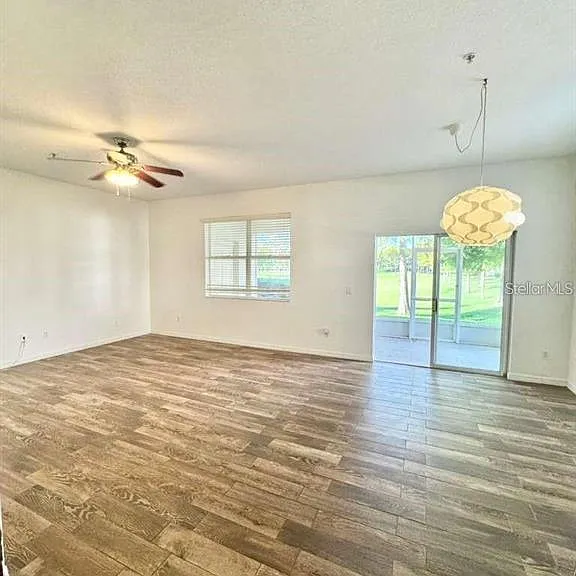 1122 Priory Cir — Photo 10